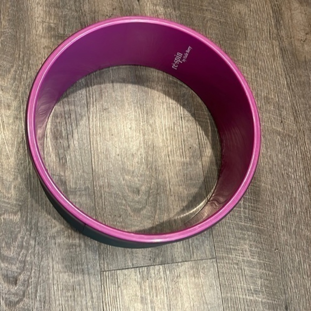 Re spin Pilates ring by Halle Berry
